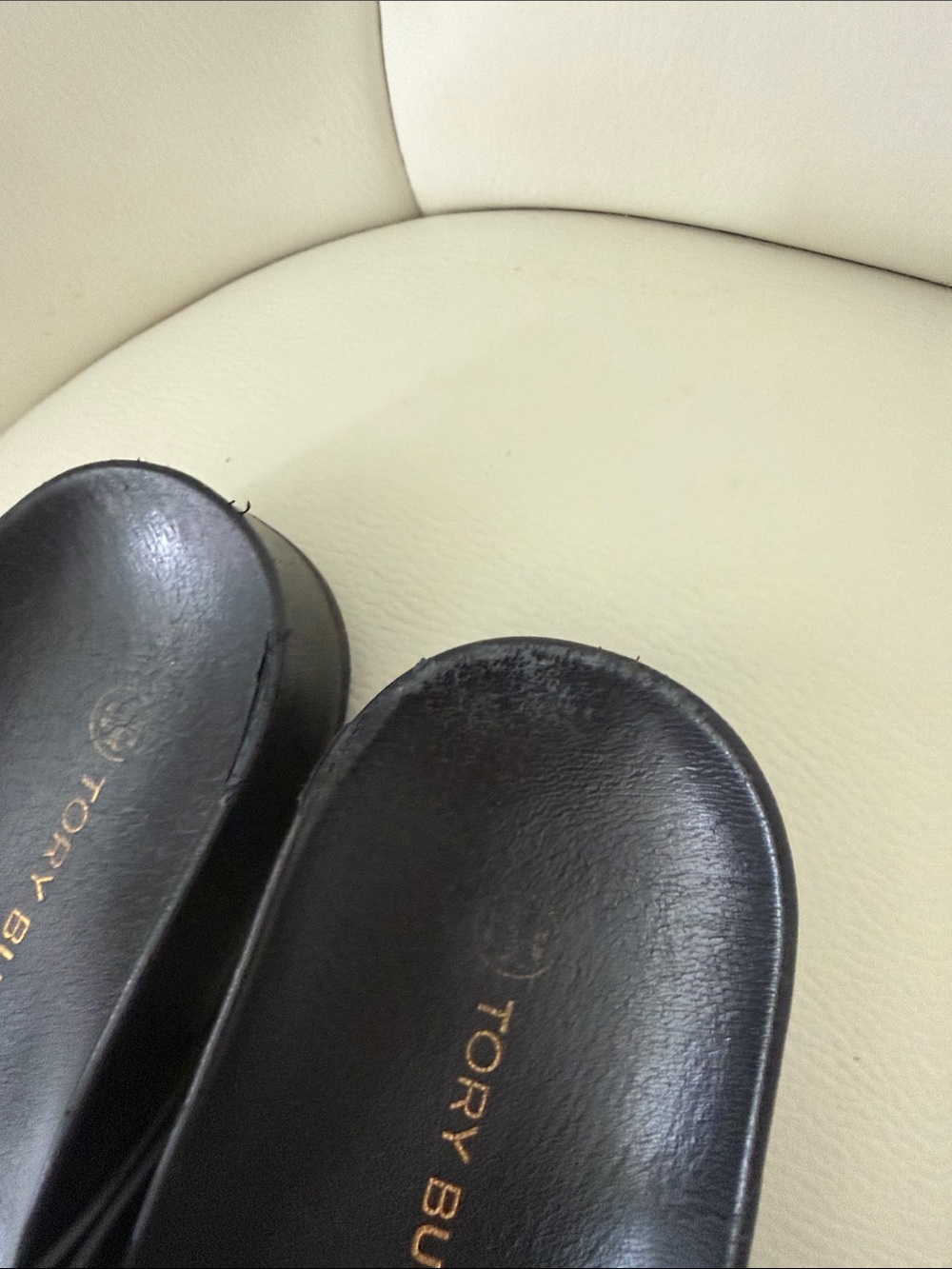 Tory Burch Miller Cloud Sandals Black Leather Logo Thong Sandals - Picture 13 of 14